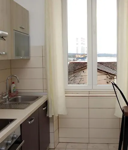 Apartment Una * 풀라