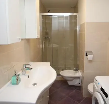 Apartment Una * 풀라